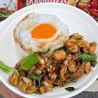 เมนูของร้าน กะเพราป่า พริกแห้ง คลองแห้ง