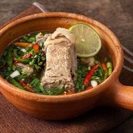 เมนูของร้าน ก๋วยเตี๋ยวต้มยำไข่หวานยางมะตูม -