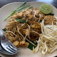 เมนูของร้าน ปั้นแป้งครัวซองต์ Chim Chim at Thaphae