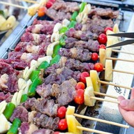 เดอะ บาร์บีคิว & สปาเก็ตตี้ แยกไตรศาสตร์