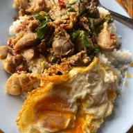 กะเพราโบราณ by tan