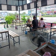 ก๋วยเตี๋ยวเป็ดป้ายอมเจ้าเก่าจากซอยอนุบาลปทุม สาขาใหม่ ถนนปทุม-กรุงเทพ ต.บางเดื่อ อ.เมือง จ.ปทุมธานี