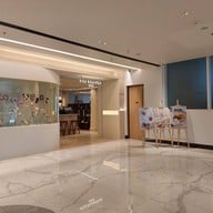 Greyhound Café Med Park Hospital