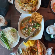 PADTHAI TONJIK RESTAURANT & CAFE