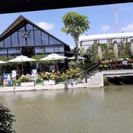 หน้าร้าน เสน่ห์ท่าคา คาเฟ่ Samuthsongkharm