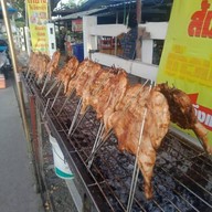 ไก่ย่างวิเชียรบุรีส้มตำกาฬสินธุ์ลาบก้อยอาหารอีสาน ท่าโขลง