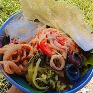ไก่เกล็ดขนมปัง&ข้าวยำไก่แซ่บ หน้าโรงเรียนเทศบาลวัดต้นสน