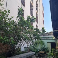 บรรยากาศ broobrown coffee สามเสน