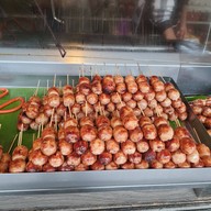 ปลาหมึกย่าง ไส้กรอกอีสานคุณชาย ตลาดพระราม5