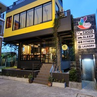 หน้าร้าน ฟิก้า คอฟฟี่ แอนด์ แคตตัส -