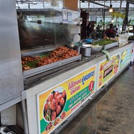 หน้าร้าน ปลาหมึกย่าง ไส้กรอกอีสานคุณชาย ตลาดพระราม5