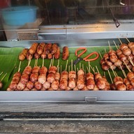 ปลาหมึกย่าง ไส้กรอกอีสานคุณชาย ตลาดพระราม5