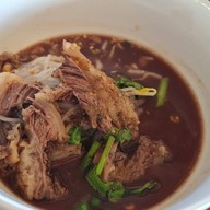 ก๋วยเตี๋ยวเรือ ทองธารา