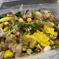 ยำพี่เรือ ส้มตำ ยำ ตลาดสดศุภฤกษ์