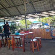 ก๋วยเตี๋ยวเรือ ทองธารา