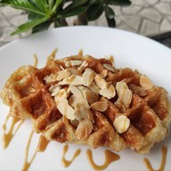 เมนูของร้าน ขนมบ้านเดือนหอม (ครอฟเฟิล)บ้านวันดีวิลเลจ บ้านวันดีวิลเลจ