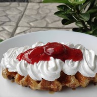 เมนูของร้าน ขนมบ้านเดือนหอม (ครอฟเฟิล)บ้านวันดีวิลเลจ บ้านวันดีวิลเลจ