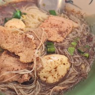 ก๋วยเตี๋ยวเรือ ทองธารา