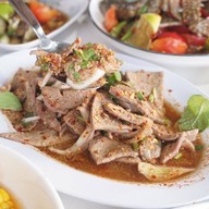 ร้านแซ่บเลย ส้มตำ ยำ ลาบ ก้อยซอยจุ๊!!! อาหารอีสาน สาขาถนนใหญ่