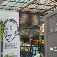หน้าร้าน dx playground and bistro