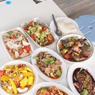 ร้านแซ่บเลย ส้มตำ ยำ ลาบ ก้อยซอยจุ๊!!! อาหารอีสาน สาขาถนนใหญ่