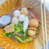 เจ๊ฮุ้ง ข้าวมันไก่