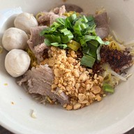 ชอบมาม่า ขนมทานเล่น byต๋าแจ้ง