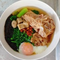 ก๋วยเตี๋ยวลูกชิ้นกลับเพชร โรงพยาบาลสงขลาเก่า