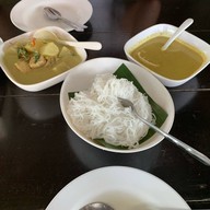 เมนูของร้าน ขนมจีนแม่ยาย เส้นสดน้ำแกงปูม้า