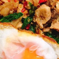 ไก่เกล็ดขนมปัง&ข้าวยำไก่แซ่บ หน้าโรงเรียนเทศบาลวัดต้นสน