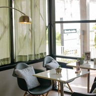 Threesis Cafe ท่าม่วง