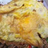 อิ่มจังทำเอง กะเพราถาด (เจ้าเดิมย้ายมาจากสาทรซอย 2) ตึก SV tower พระราม 3 ศูนย์อาหารชั้น LG รับอาหารที่ร้านข้าวแกงแม่ปุ้ย