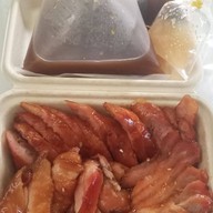 มิสเตอร์บอส ข้าว/บะหมี่เส้นสด ไส้กรอก(กุนเชียง) เป็ดย่าง หมูกรอบ หมูแดง ไก่อบ (ย่างเตาถ่าน)