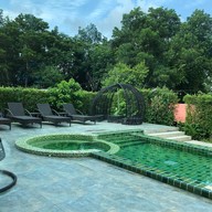 พราวจันท์ บูทีค รีสอร์ท
