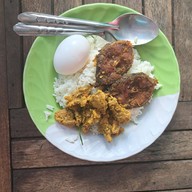 ข้าวแกงปักษ์ใต้แม่สมศรี(หลังสวน)