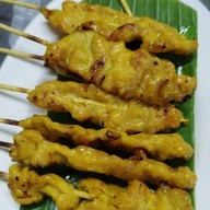 หมูสะเต๊ะป้าสม ประตูผี
