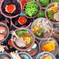 คุณเพ็ญอาหารเช้า(โจ๊ก ปาท่องโก๋เจ้าเก่าสงขลา) ใต้ถุนบ้าน