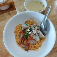 เมนูของร้าน บะหมี่เจ๊เน้ย อุทัยธานี
