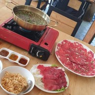 เมนูของร้าน เรือตุ๋นหม้อไฟ หน้า ม.ราชภัฏบ้านดู่