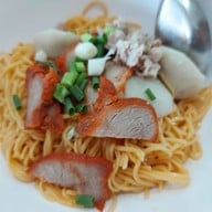 เมนูของร้าน บะหมี่เจ๊เน้ย อุทัยธานี