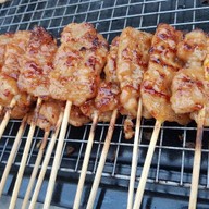 ก๋วยเตี๋ยวไก่ตุ๋นมะระ - กอไก่ก้อย สาขาทรายทอง