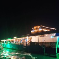 หน้าร้าน คาเฟ่ตกหมึกพัทยา Tako Trip