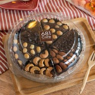 681 Cafe' Coffee & Dessert