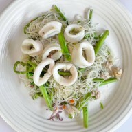 หมี่กะเฉดเจ๊จุ๊ เจ้าเก่าย่านราชวงศ์ เซนต์หลุยส์