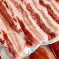ร้านหมูทอง ตลาดไท ตลาดไท อาคารตลาดเนื้อสัตว์ ติดทางเข้าประตู8ค่ะ