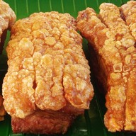 ร้านรุ่งเรืองหมูกรอบ