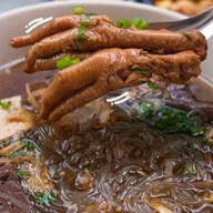 ร้าน น้องโปรย ก๋วยเตี๋ยวหมู🐷