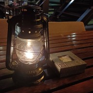 บรรยากาศ แจ่มจันทร์ บาร์ แอนด์ บิสโทร