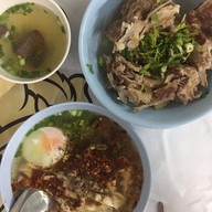 เมนูของร้าน ร้านข้าวเปียกเส้นเจ้สุน-ชายต้น