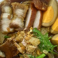 ก๋วยจั๊บน้ำข้น เรื่องเยอะ ราชพฤกษ์